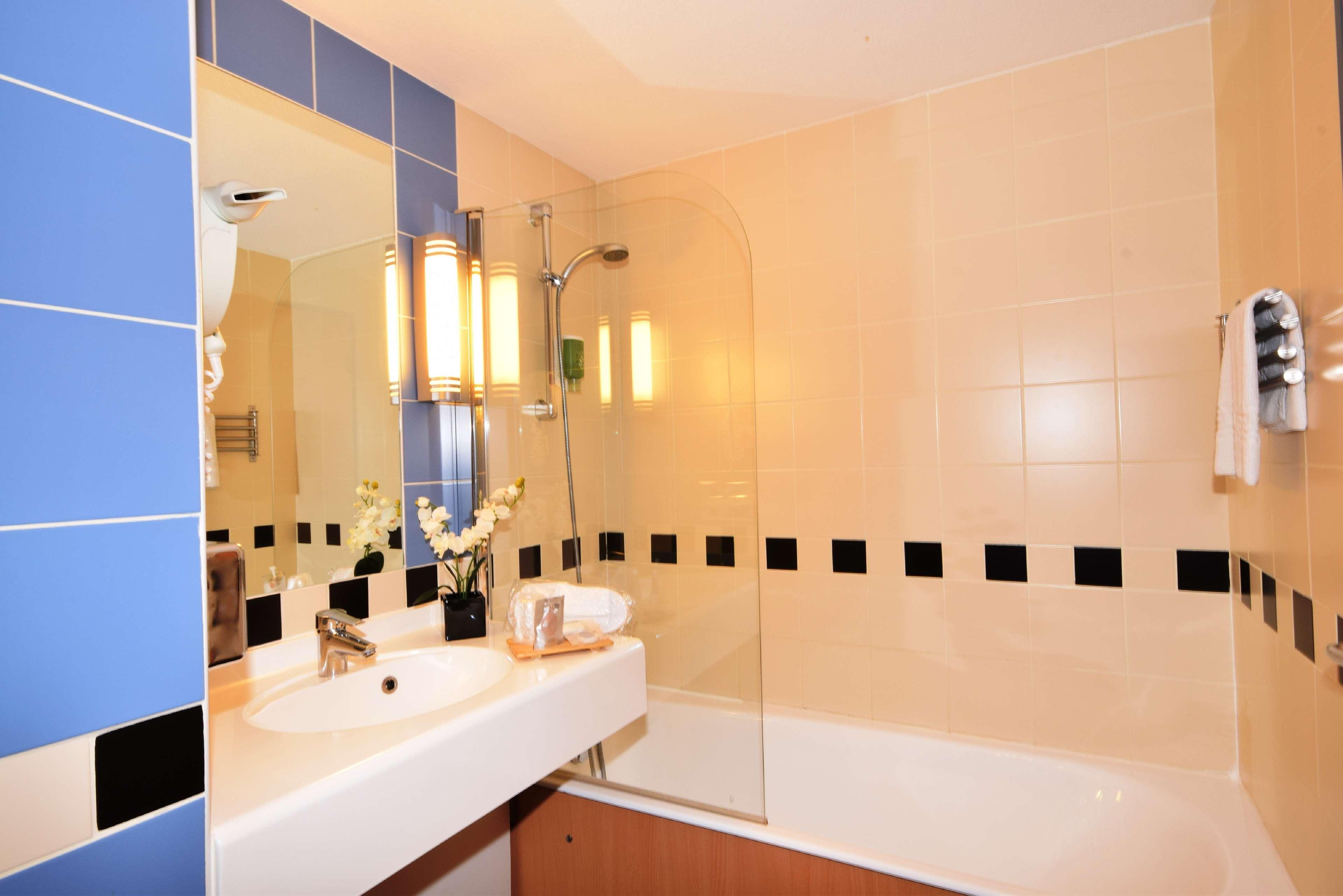 Kyriad Prestige Bordeaux Aeroport Mérignac Екстериор снимка