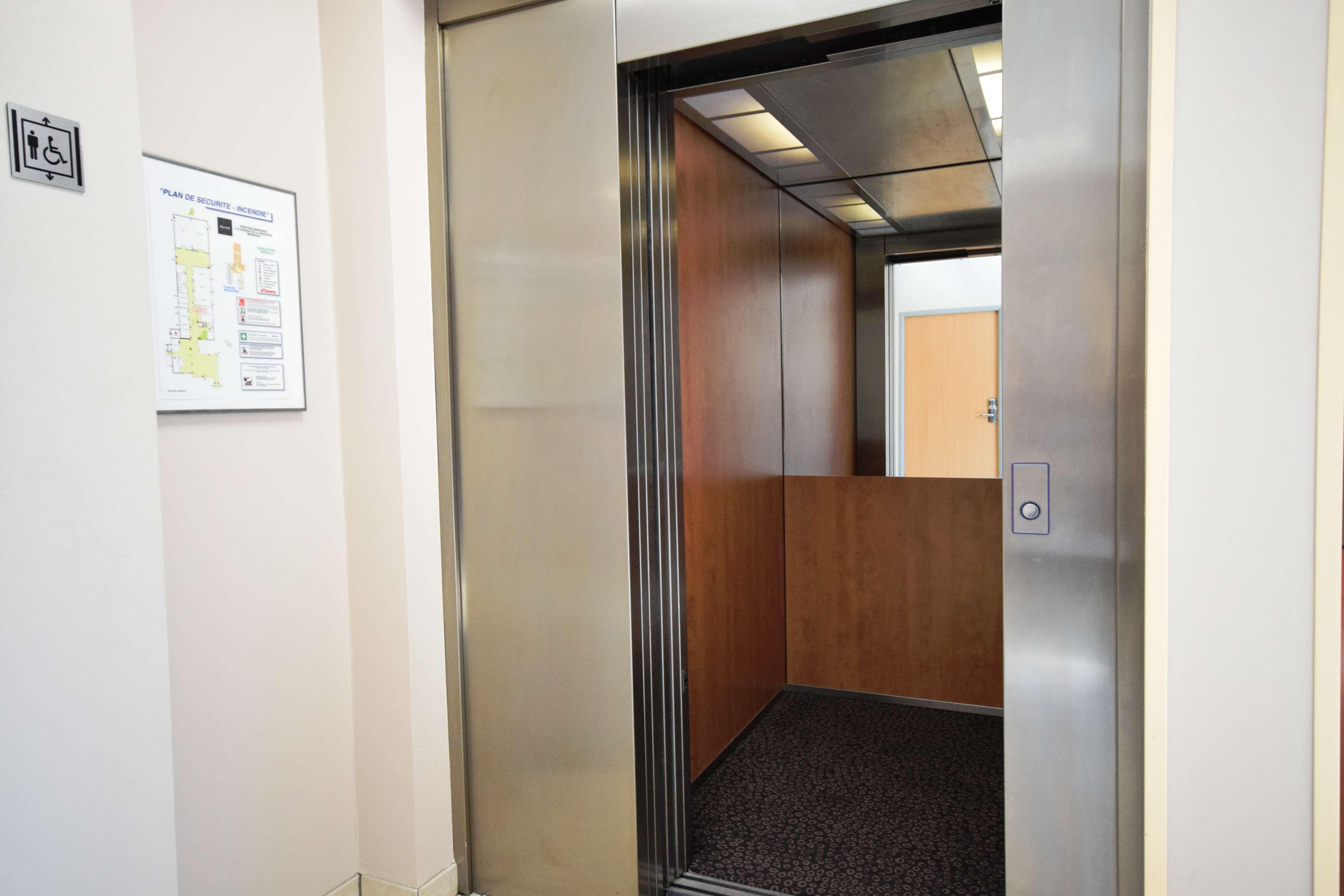 Kyriad Prestige Bordeaux Aeroport Mérignac Екстериор снимка